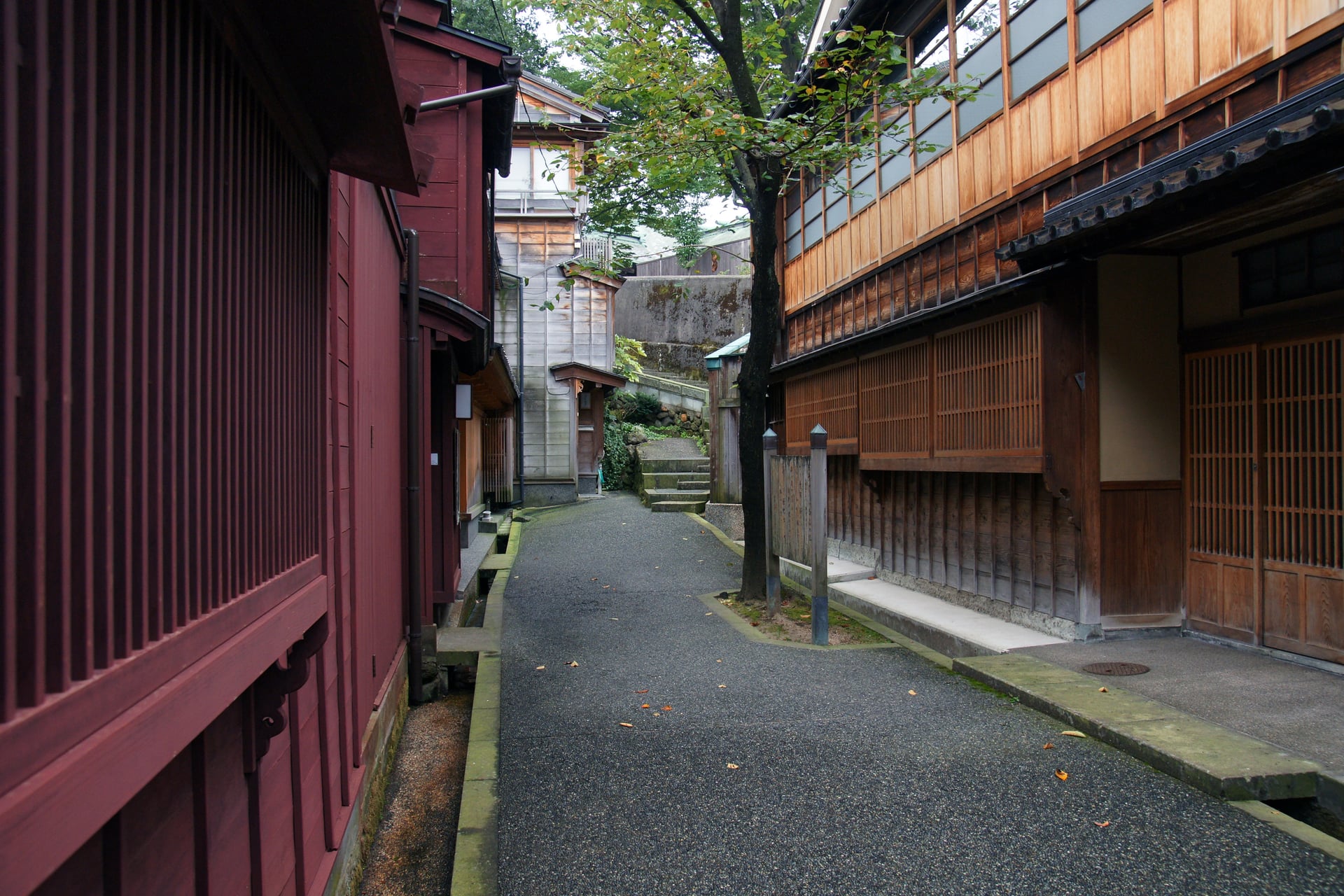 Kazuemachi/Nishi Chaya